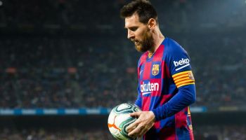 Messi sẽ ra đi nếu Barca giảm lương